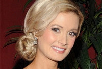 Holly-madison-from-playboy-bunny-to-yummy-mummy-side